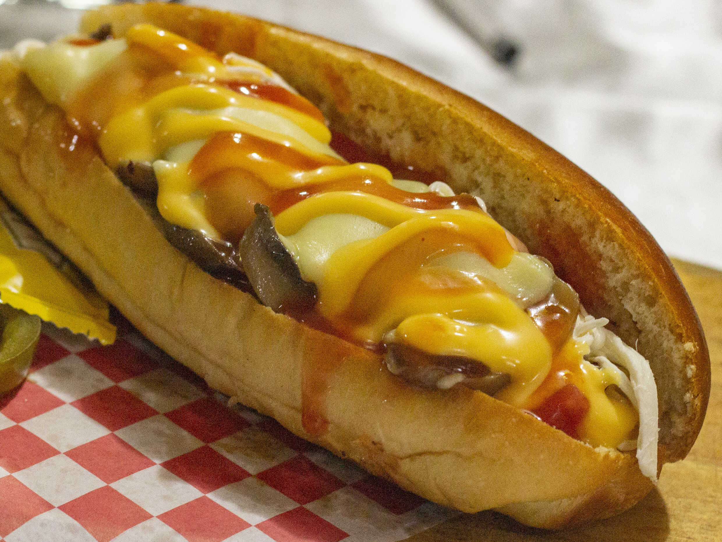 Hot Dog champiñón con queso con papas