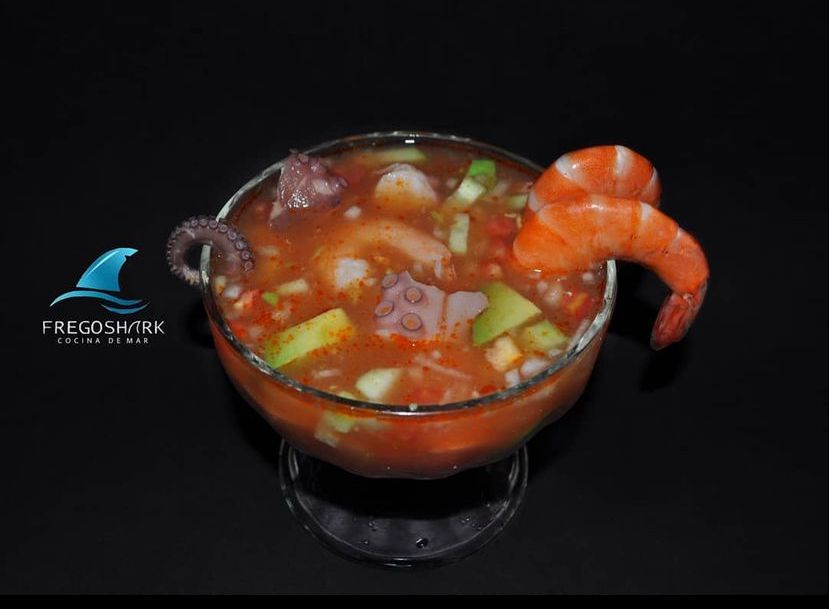 Coctel de camarón y pulpo grande