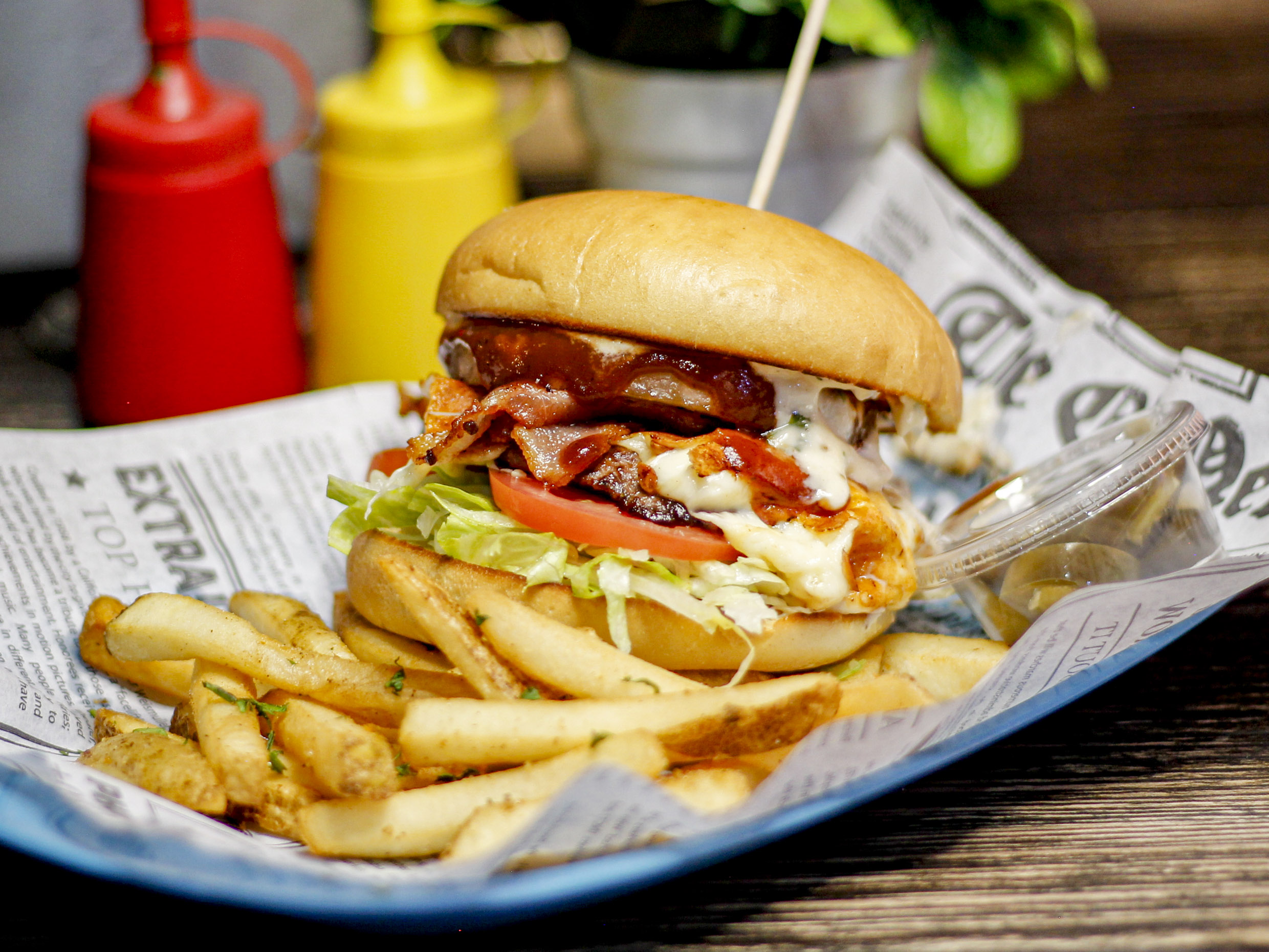 Tropical Burger ¡Nueva! con papas