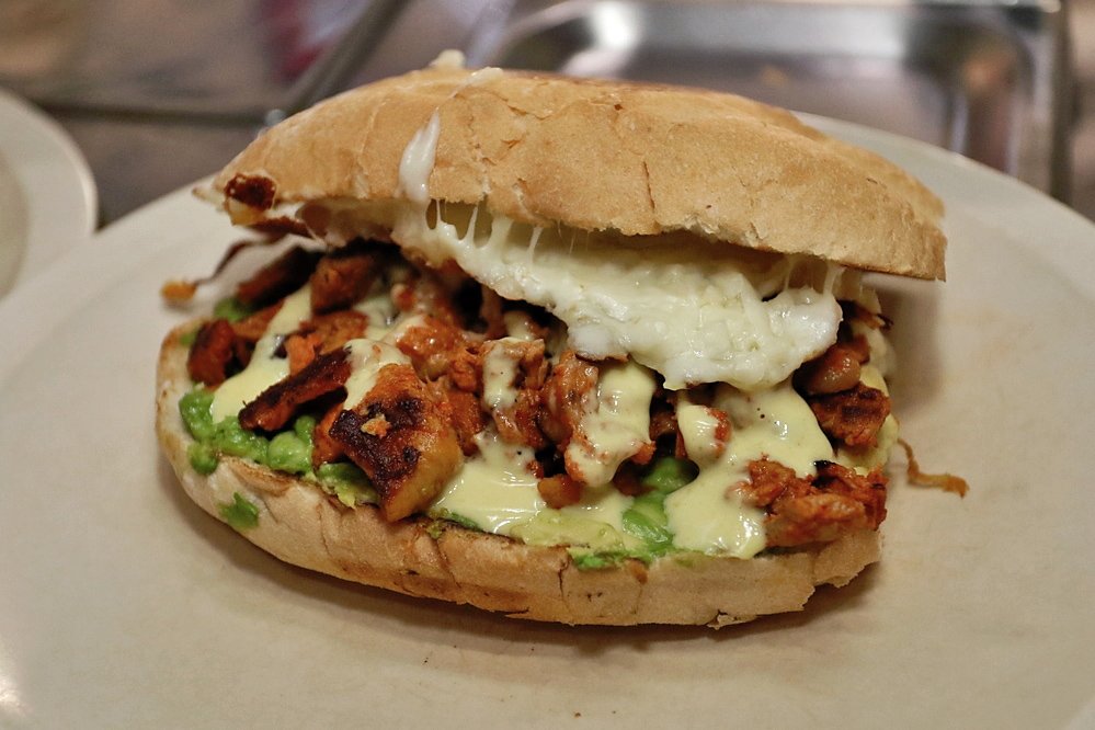 COMBO AMIGOS ( TORTAS Y BEBIDAS)