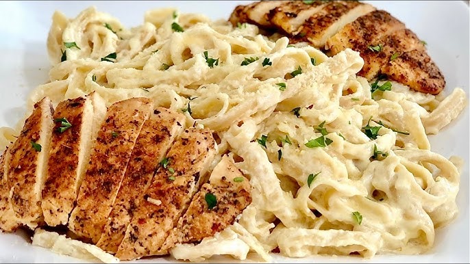 Fettuccini 4 Quesos con Pollo a la Plancha