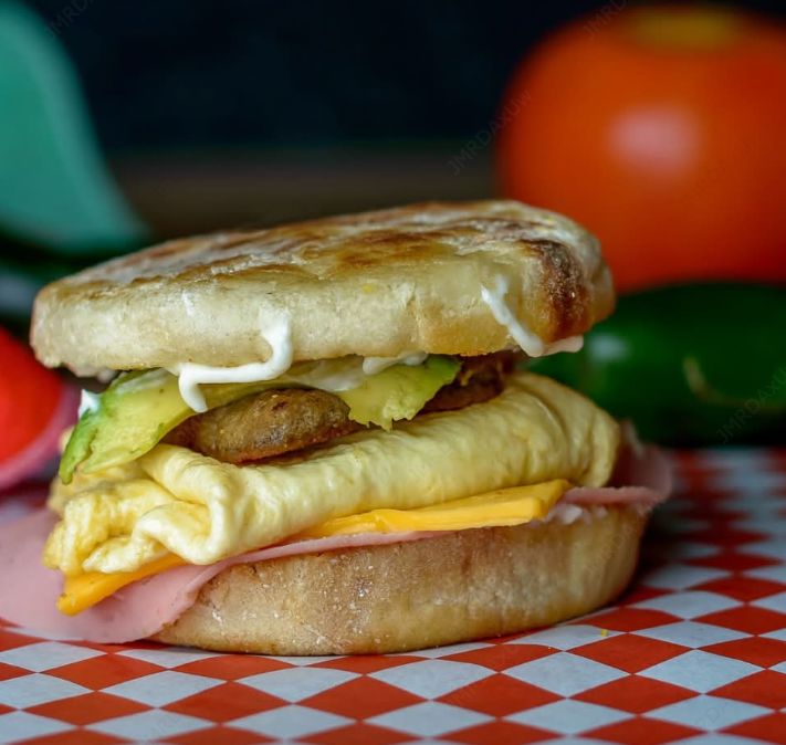 Sándwich English Muffin Salchicha