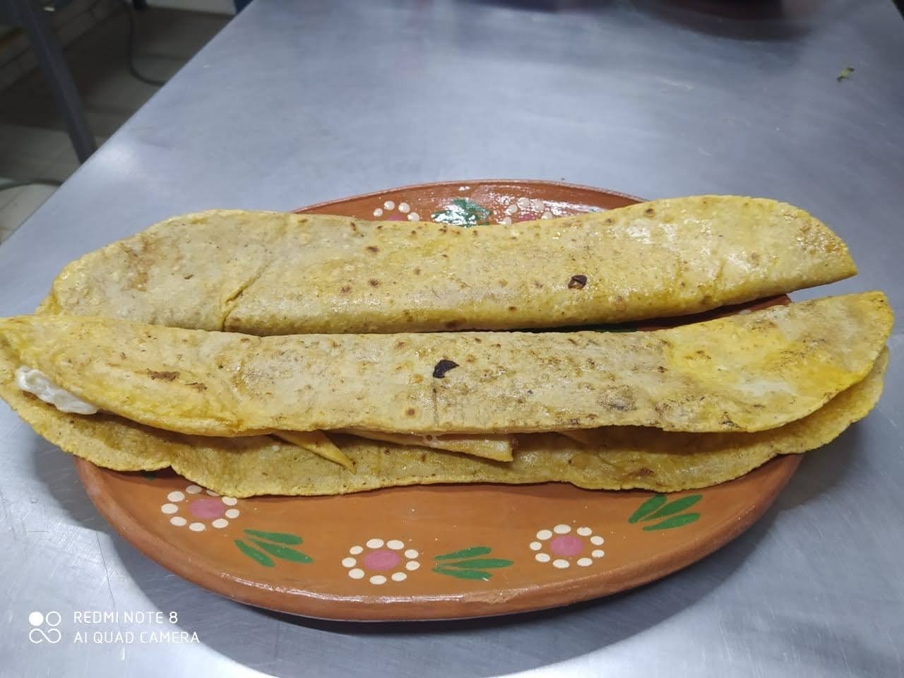 Machete de arrachera , pechuga asada y quesillo
