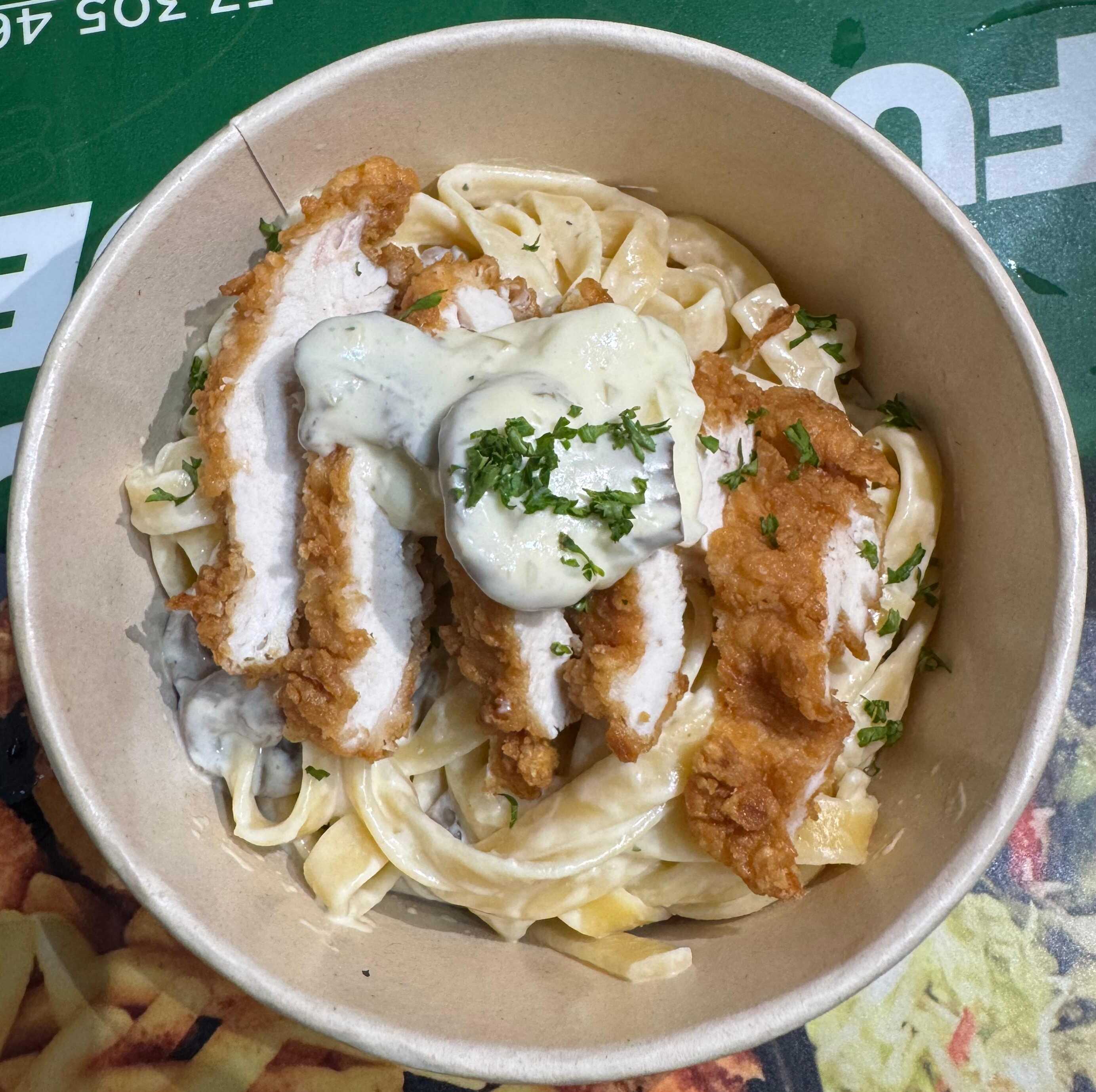 Bowl Pastas Blancas y Pechuga+Coca Cola Zero 250ml