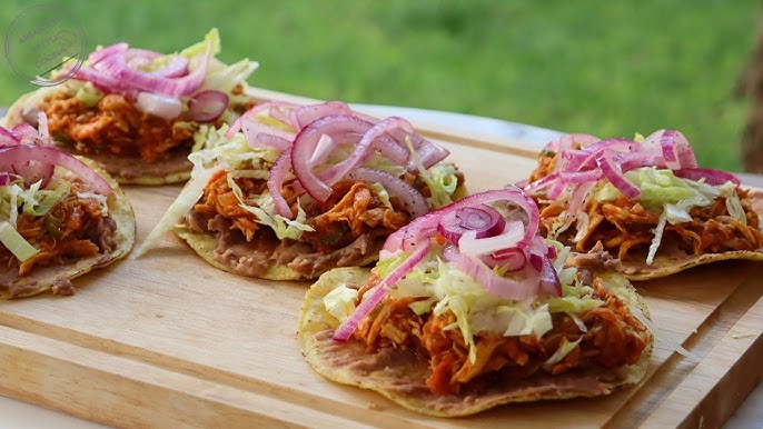 Tostada de Pollo Asado