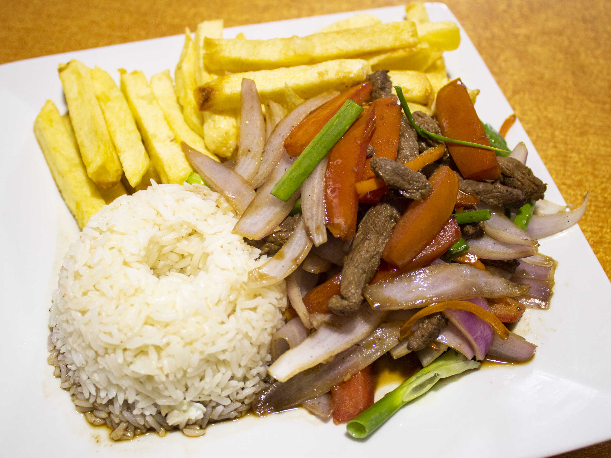 Lomo Saltado de Carne