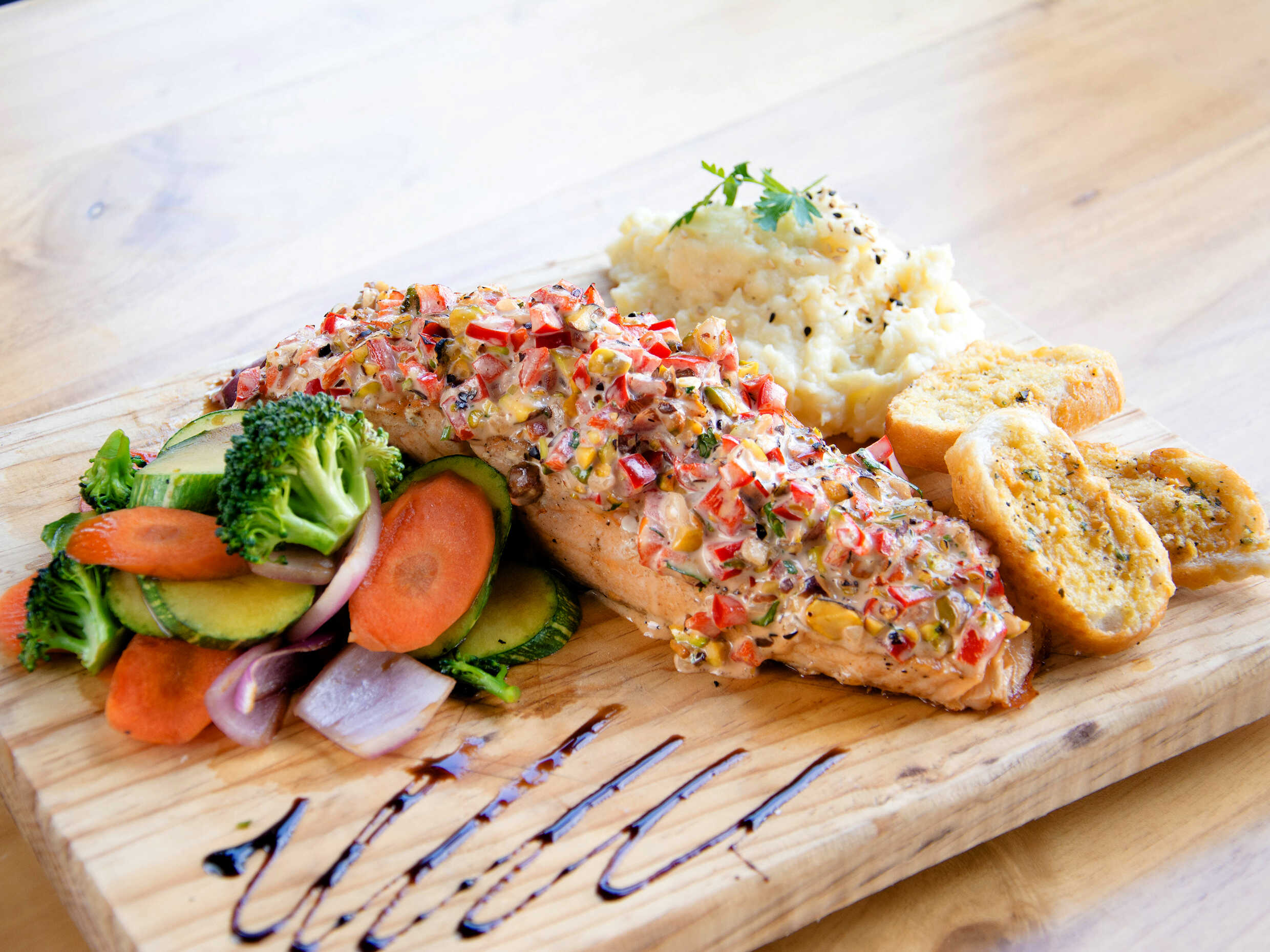 Salmon Especial La "U"