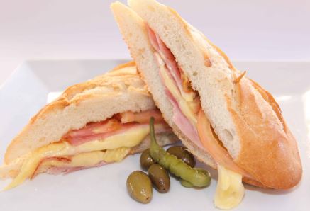 Baguette Jamón con Queso