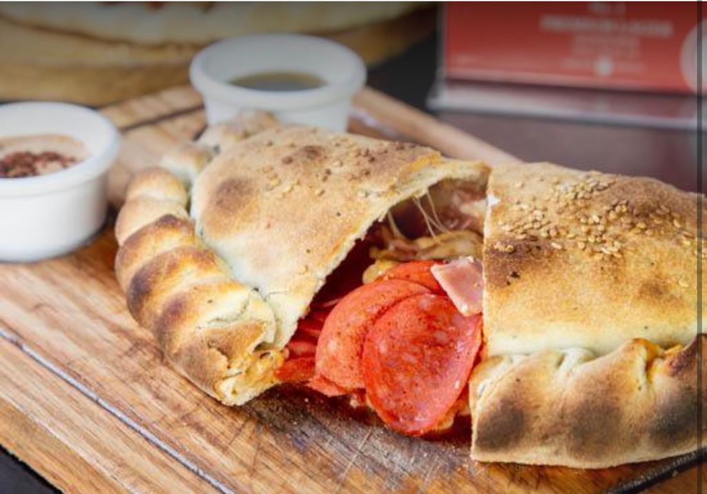 Calzone de Pepperoni
