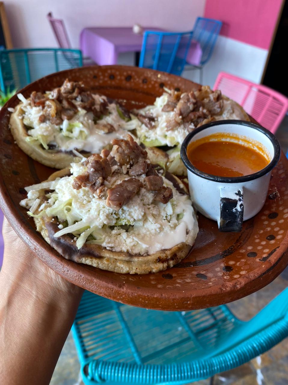 Sopes con Proteina Premium con Agua o Café y Postr