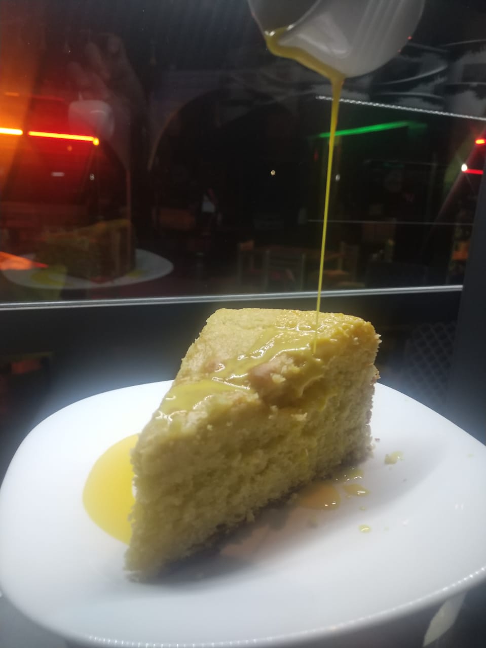 Rebanada de pastel de elote