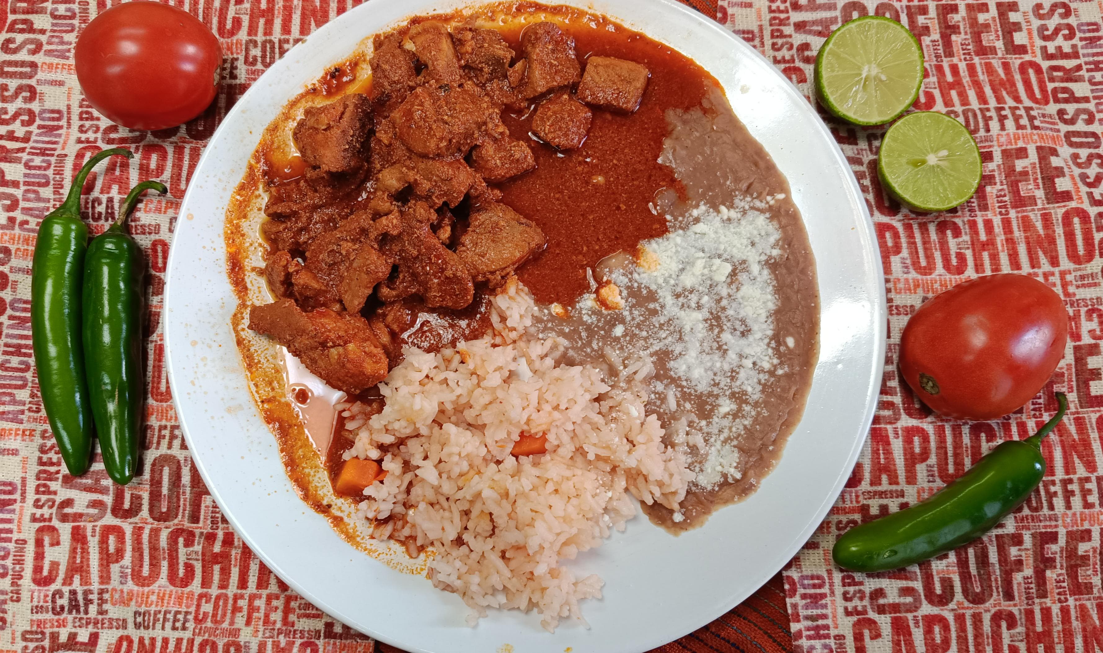Carne de Puerco en Salsa Roja