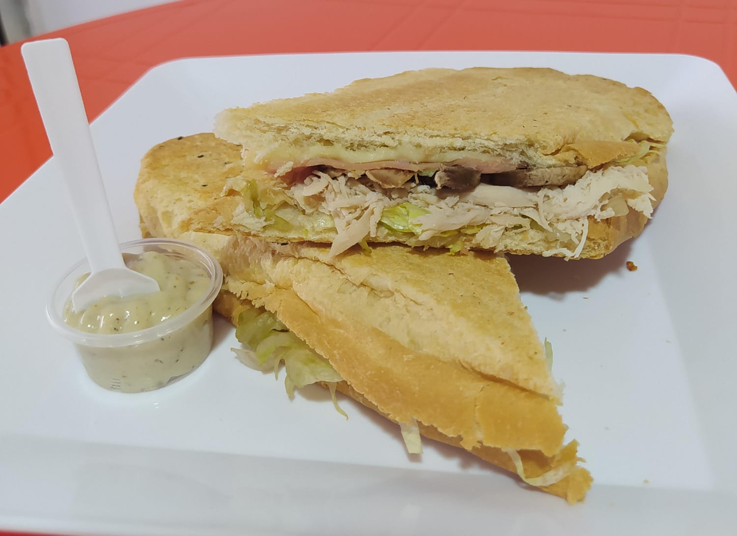Sándwich de Pollo con Champiñones