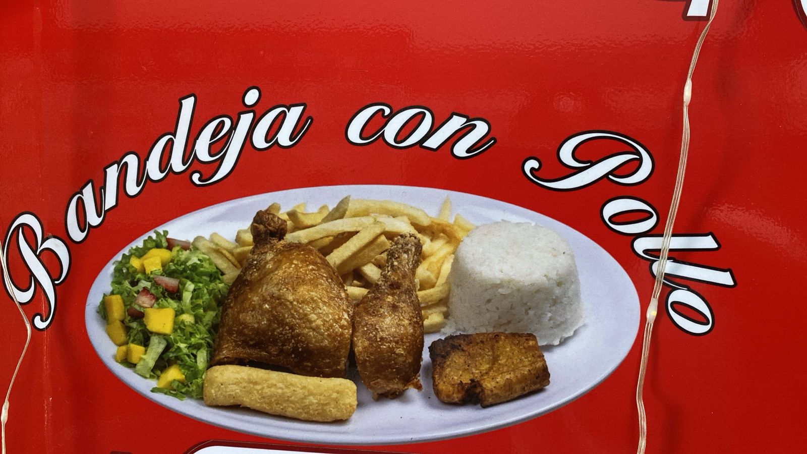 Bandeja con Pollo*1 + Gaseosa Postobón 250 ml*1