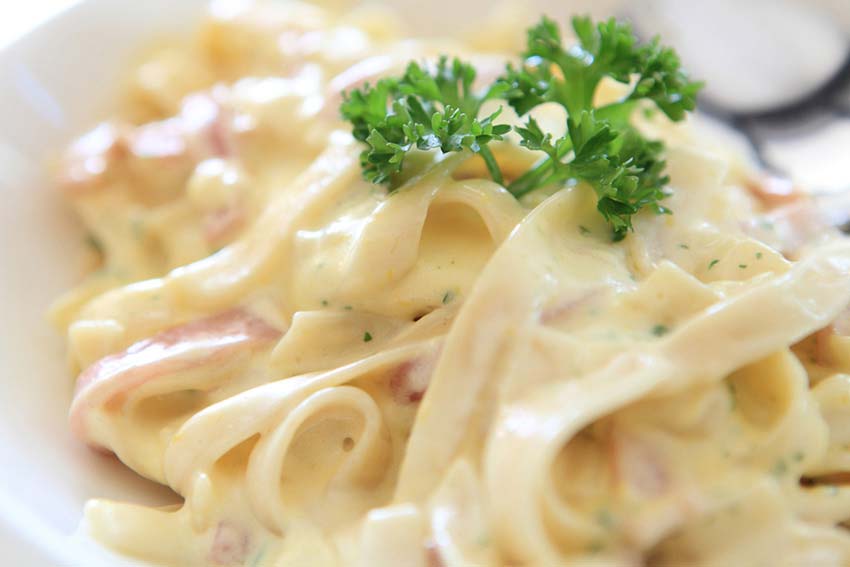 PASTA A LA CREMA