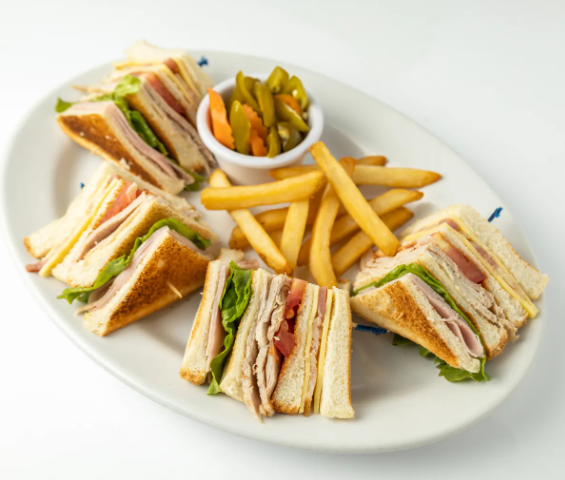 Club Sandwich con Papas Chips