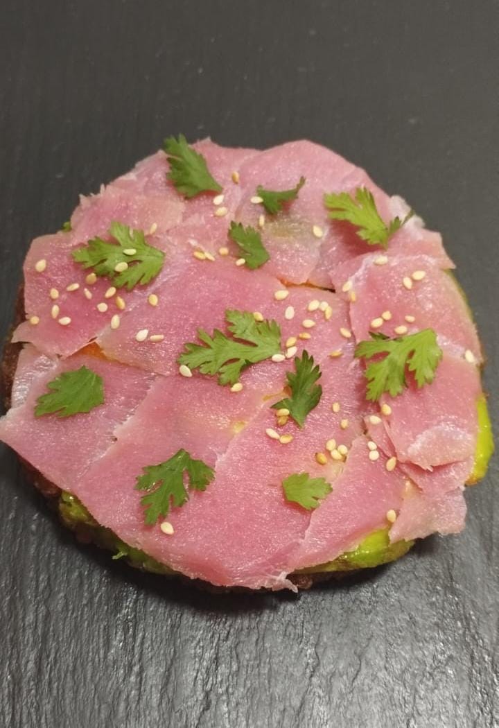 Pizza de atún