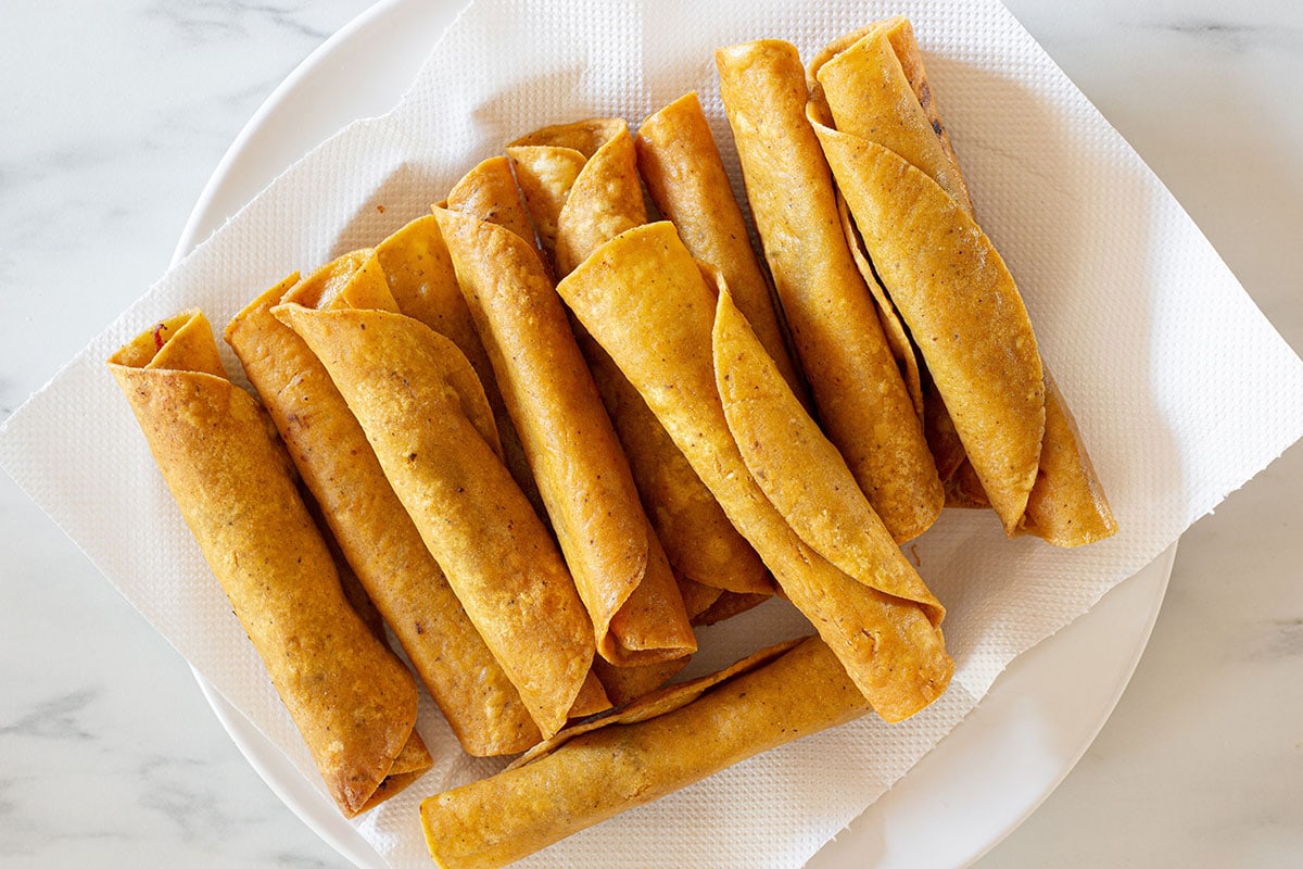 5 Tacos Dorados de Pollo