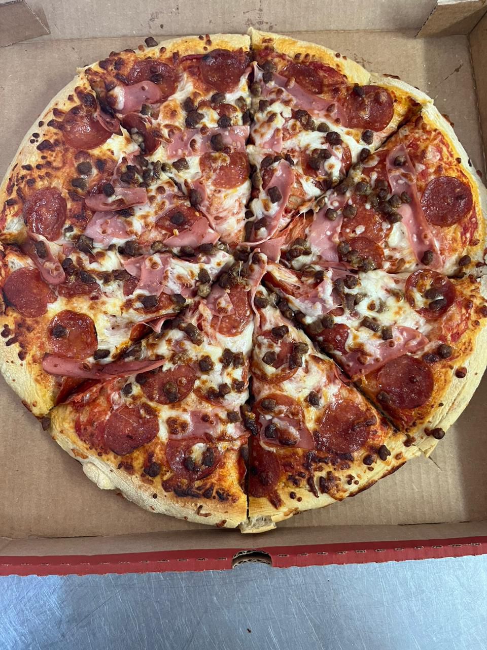 Pizza Carnívora Familiar