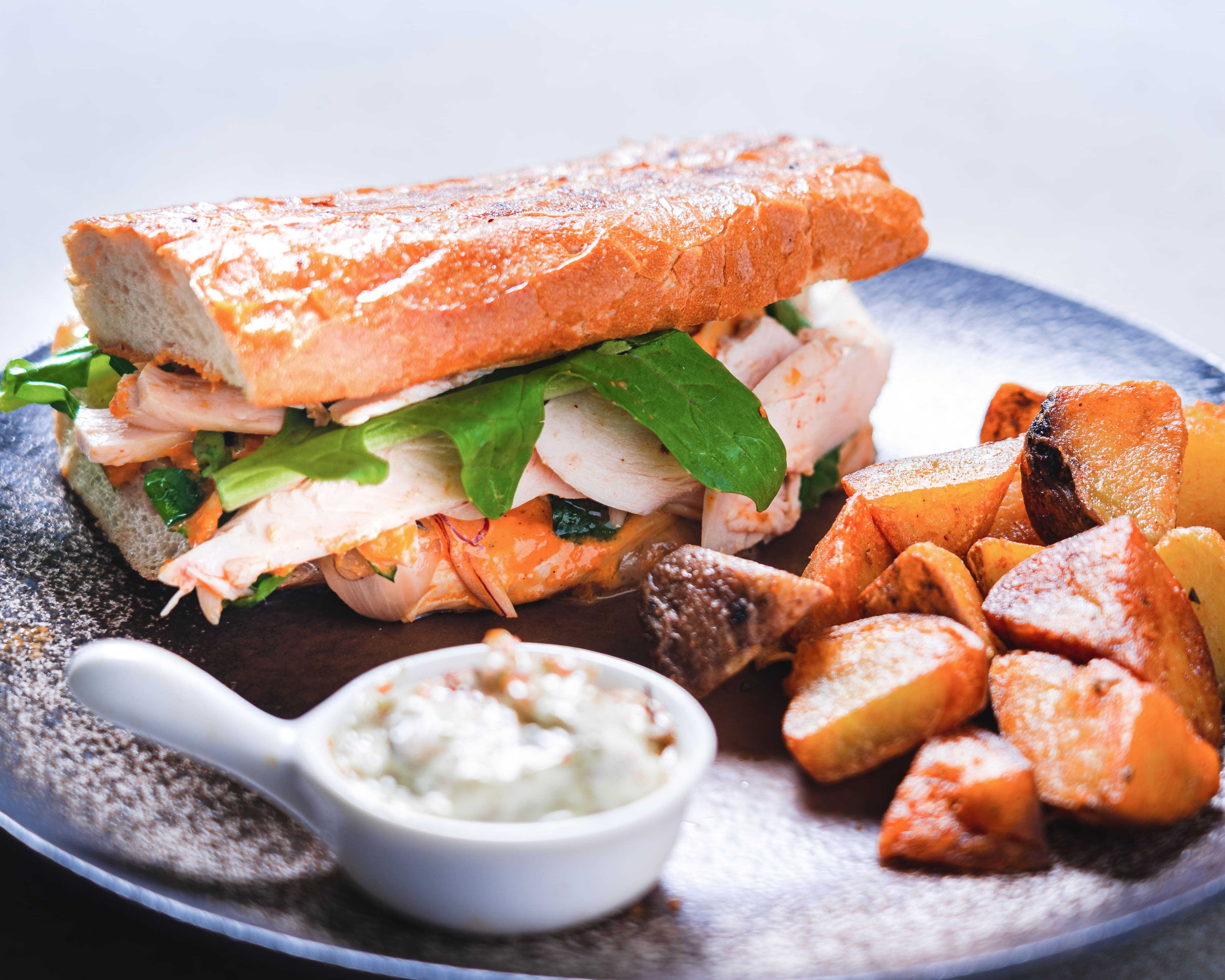 Combo Sandwich de Pechuga de Pavo+ Cascos de Papa