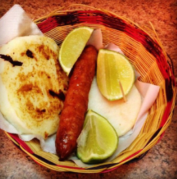 Arepa con Chorizo