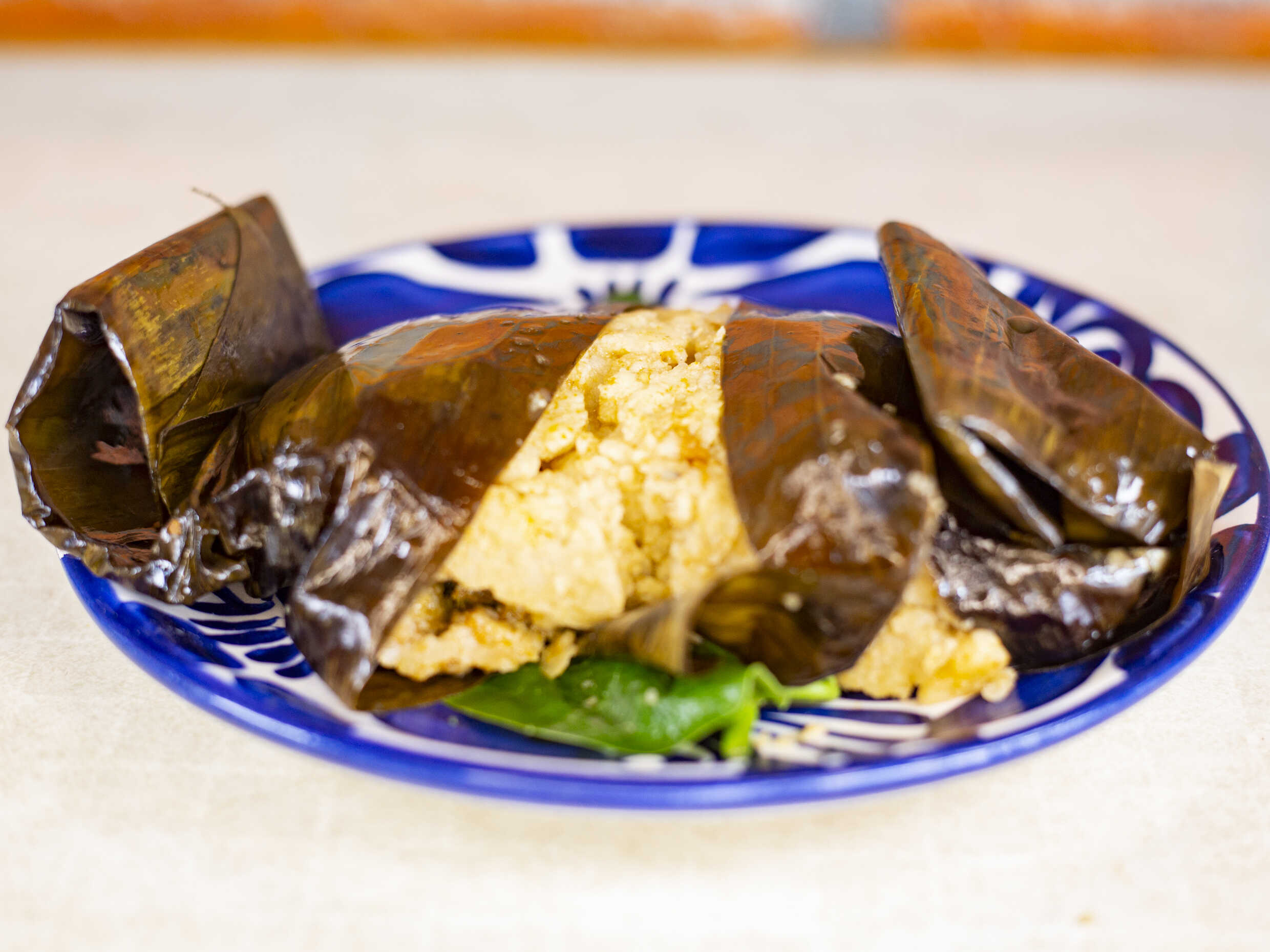 Tamal en Hoja de Plátano Relleno de Carne