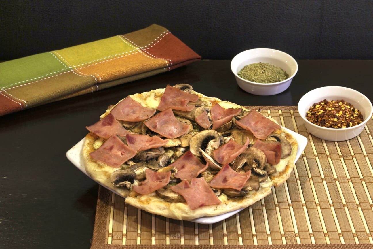 Pizza Jamón & Champiñones