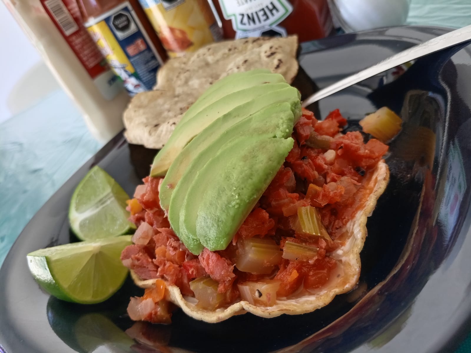 Tostada de Tiritas de Pescado