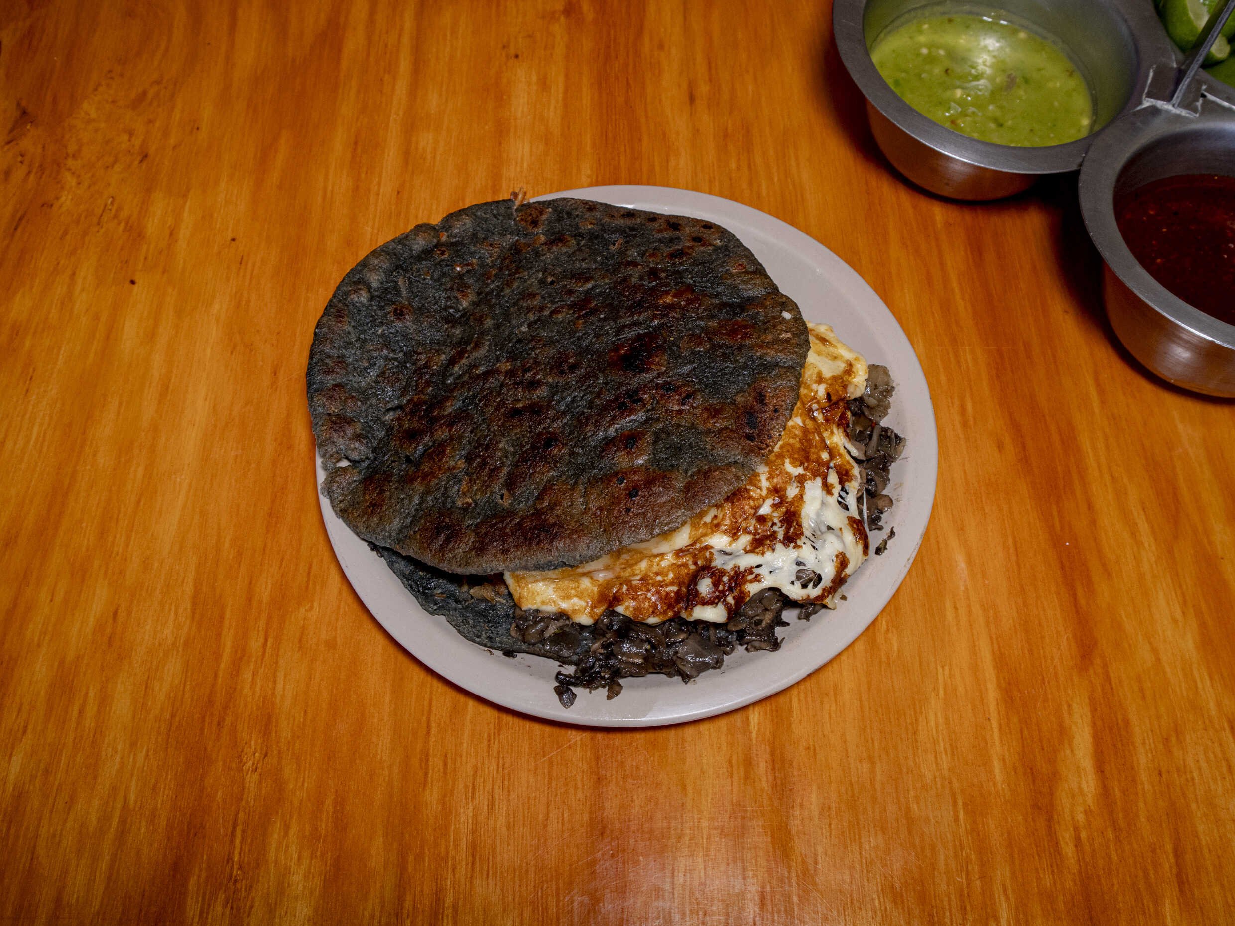 Gordita con Arrachera con Queso