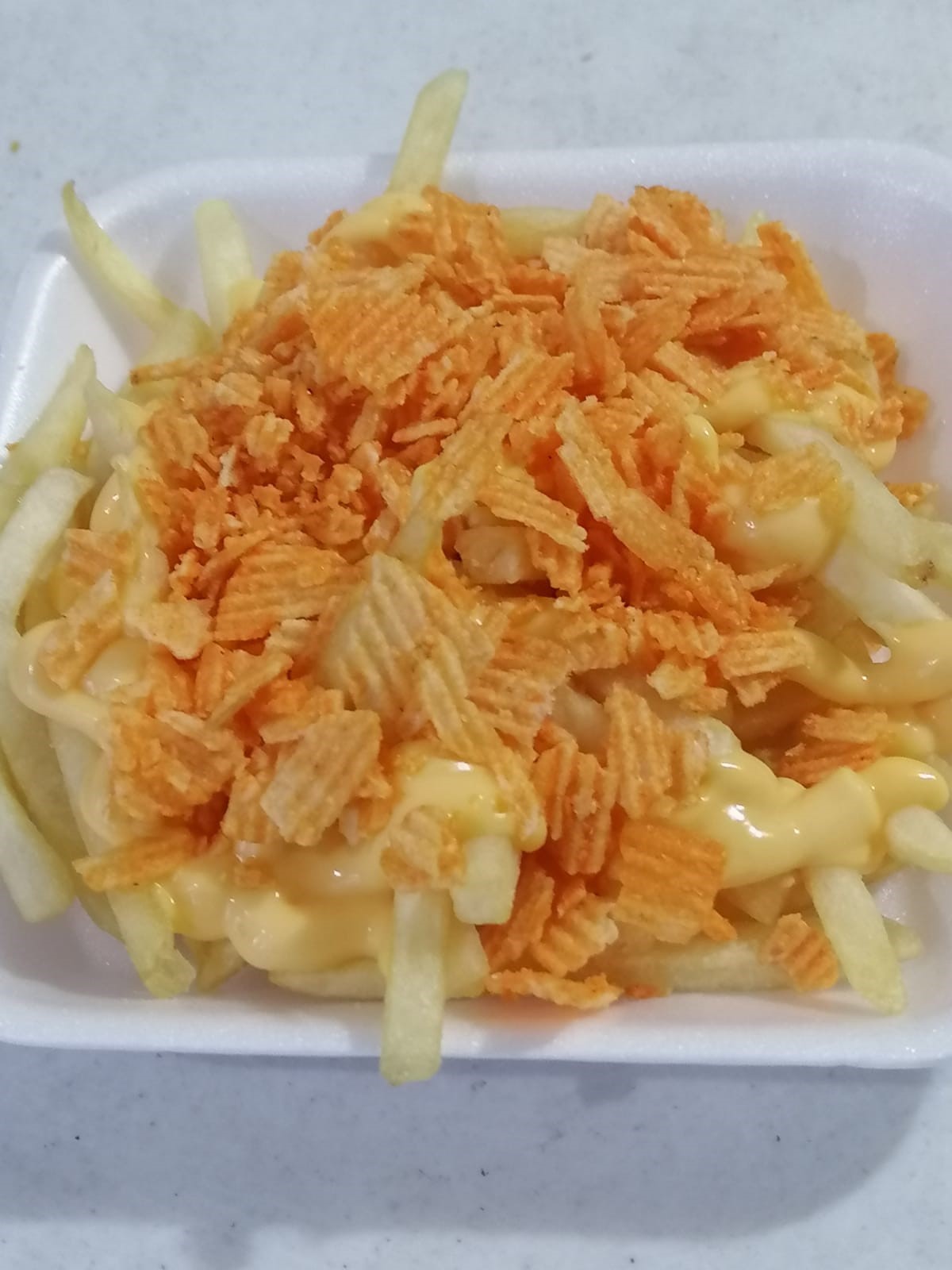 Papas a la Francesa con Queso, Nachos y Ruffles