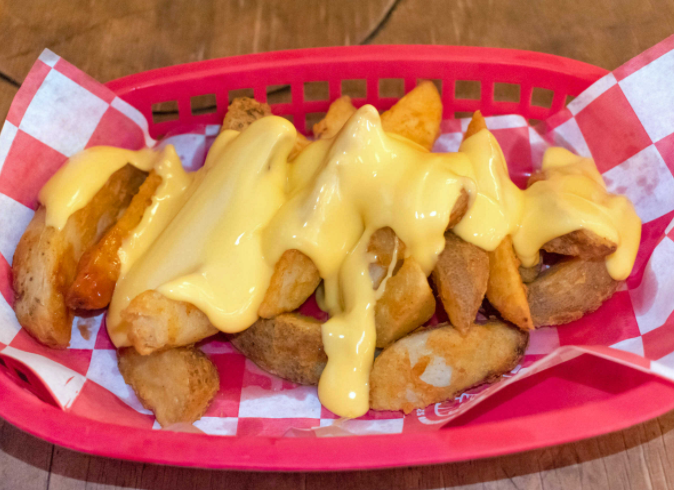 Papas a La Francesa con Queso Amarillo