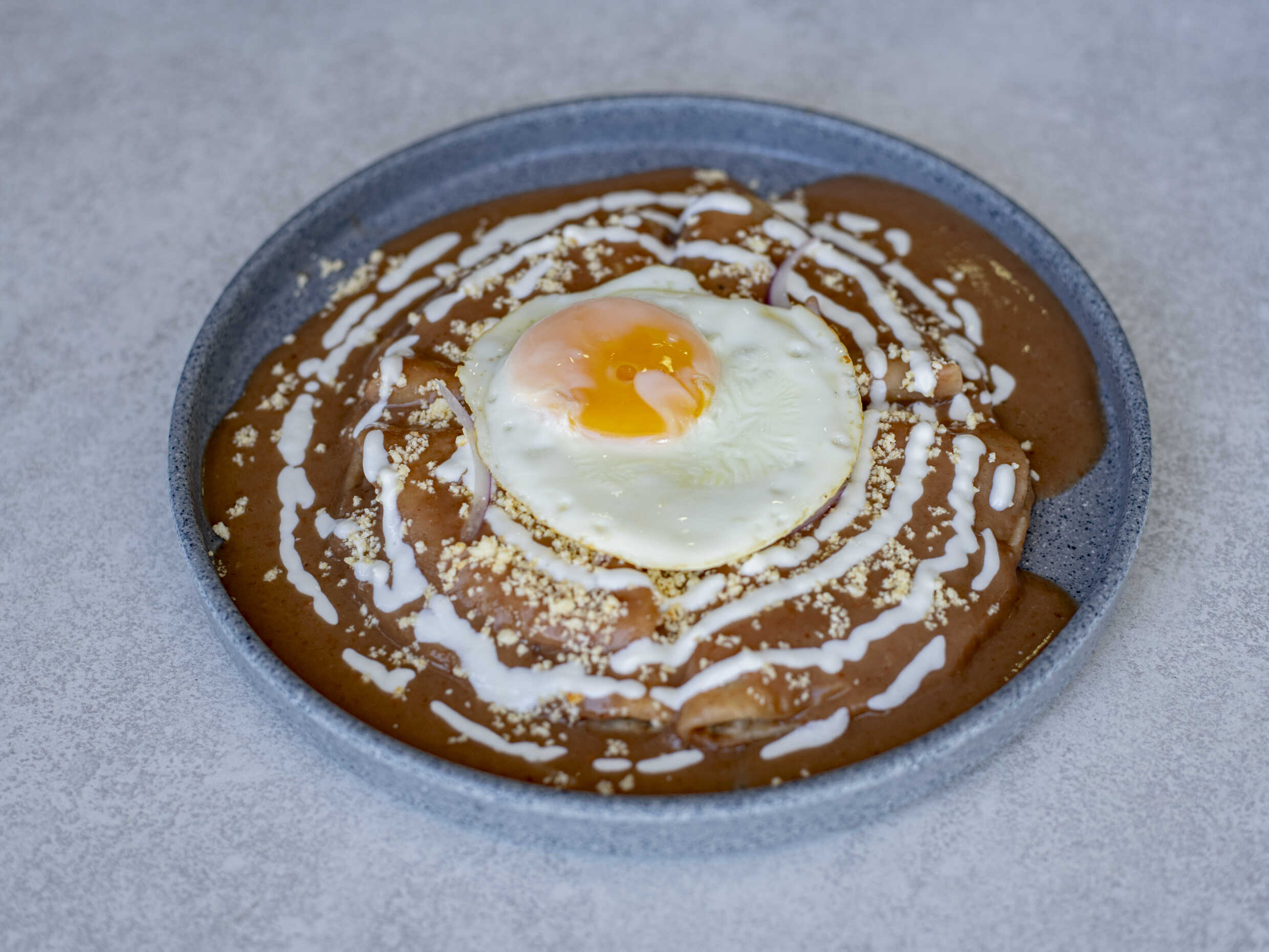 Enfrijoladas con huevo