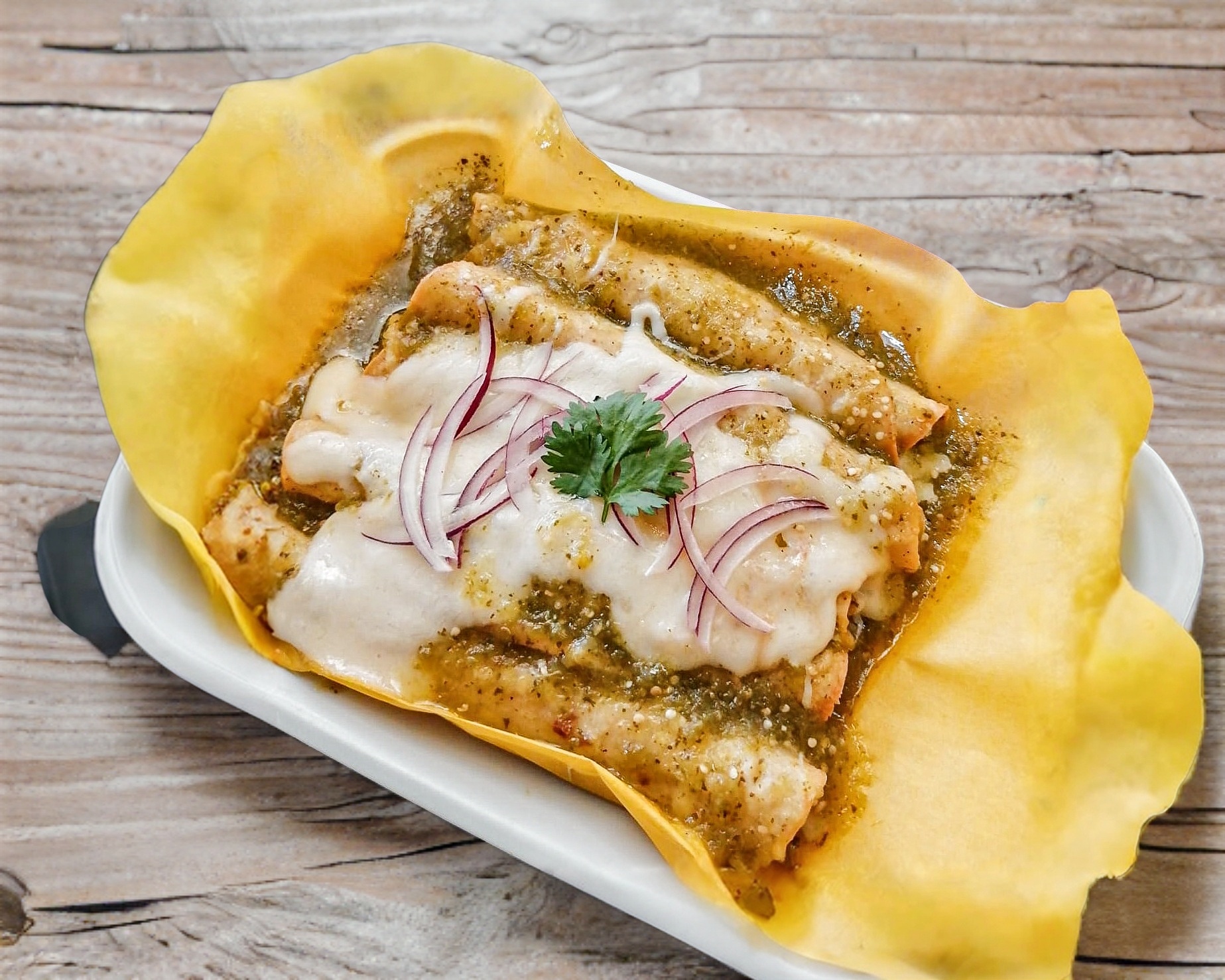 Enchildas salsa verde