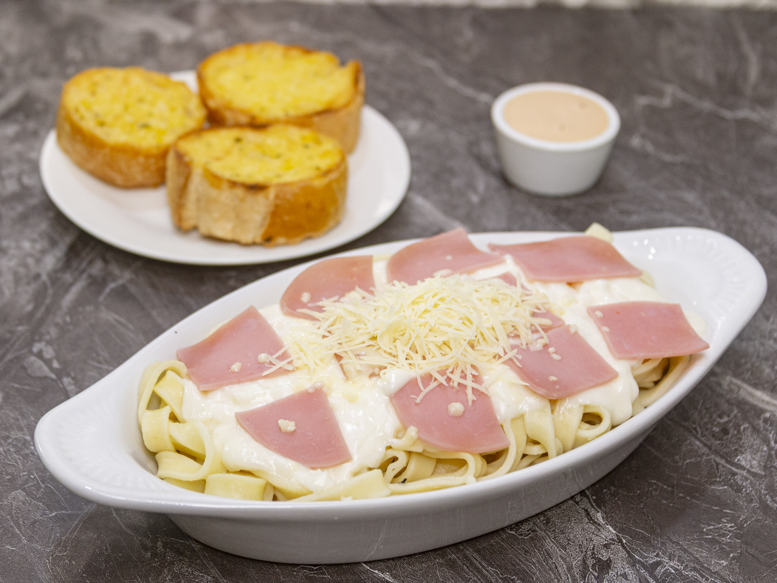 Fetuccini a Lo Alfredo