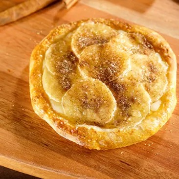 Mussarela, banana, requeijão e chocolate branco.