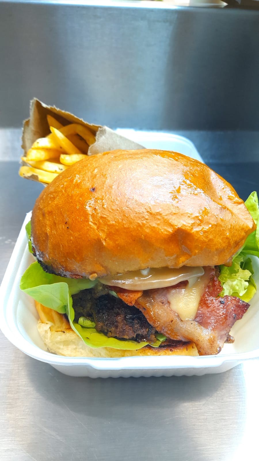 Hamburguesa Texana Smokehouse + Papas