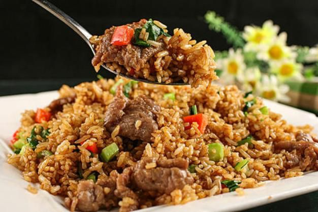 Arroz Frito con Carne de Res