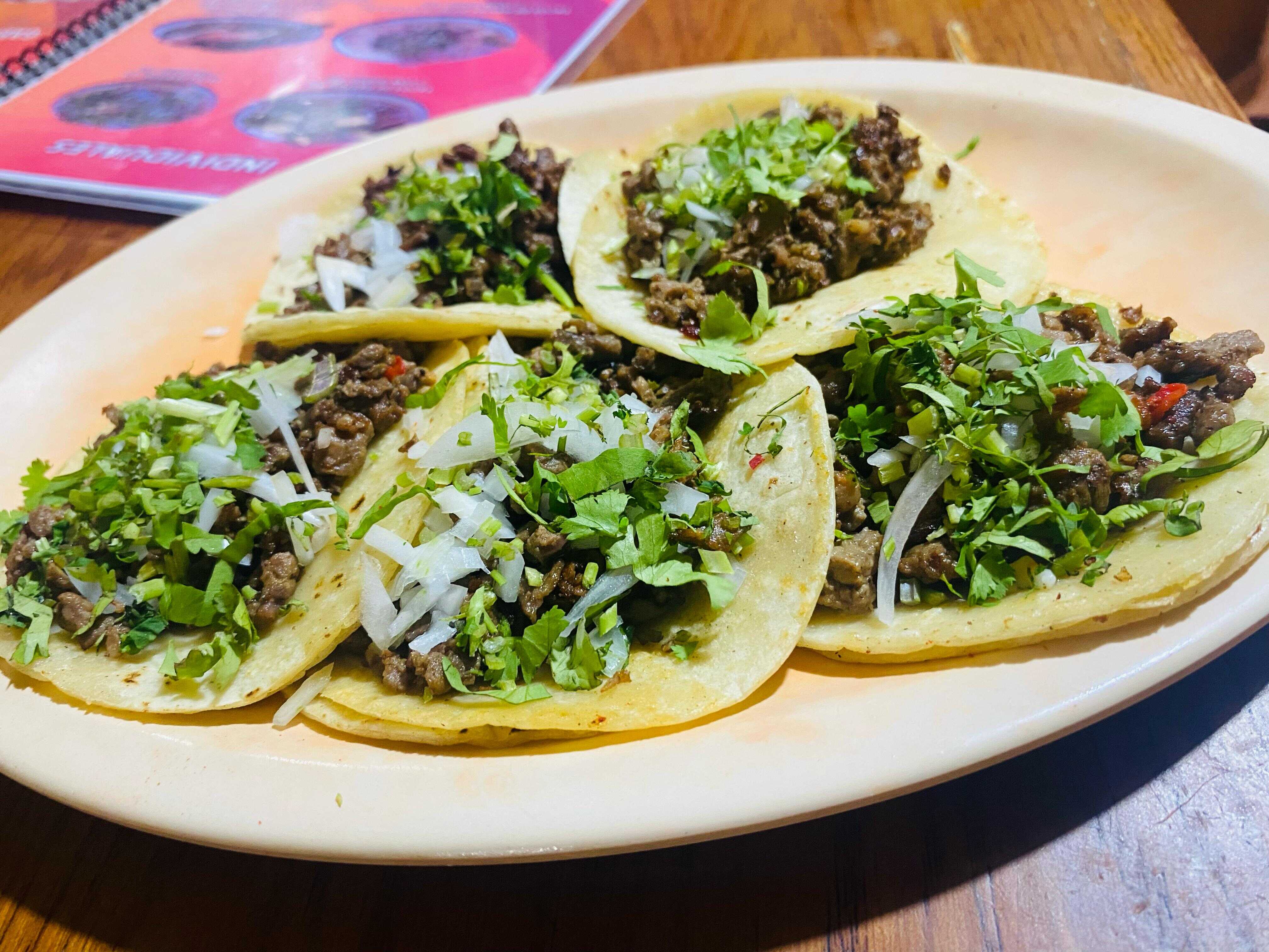 Taco de Harina Bistec o Pastor