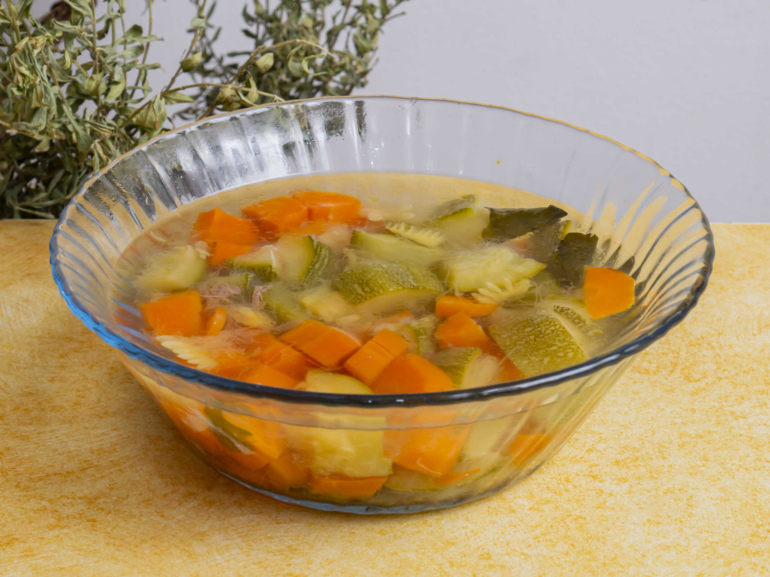 CONSOME CON VERDURAS