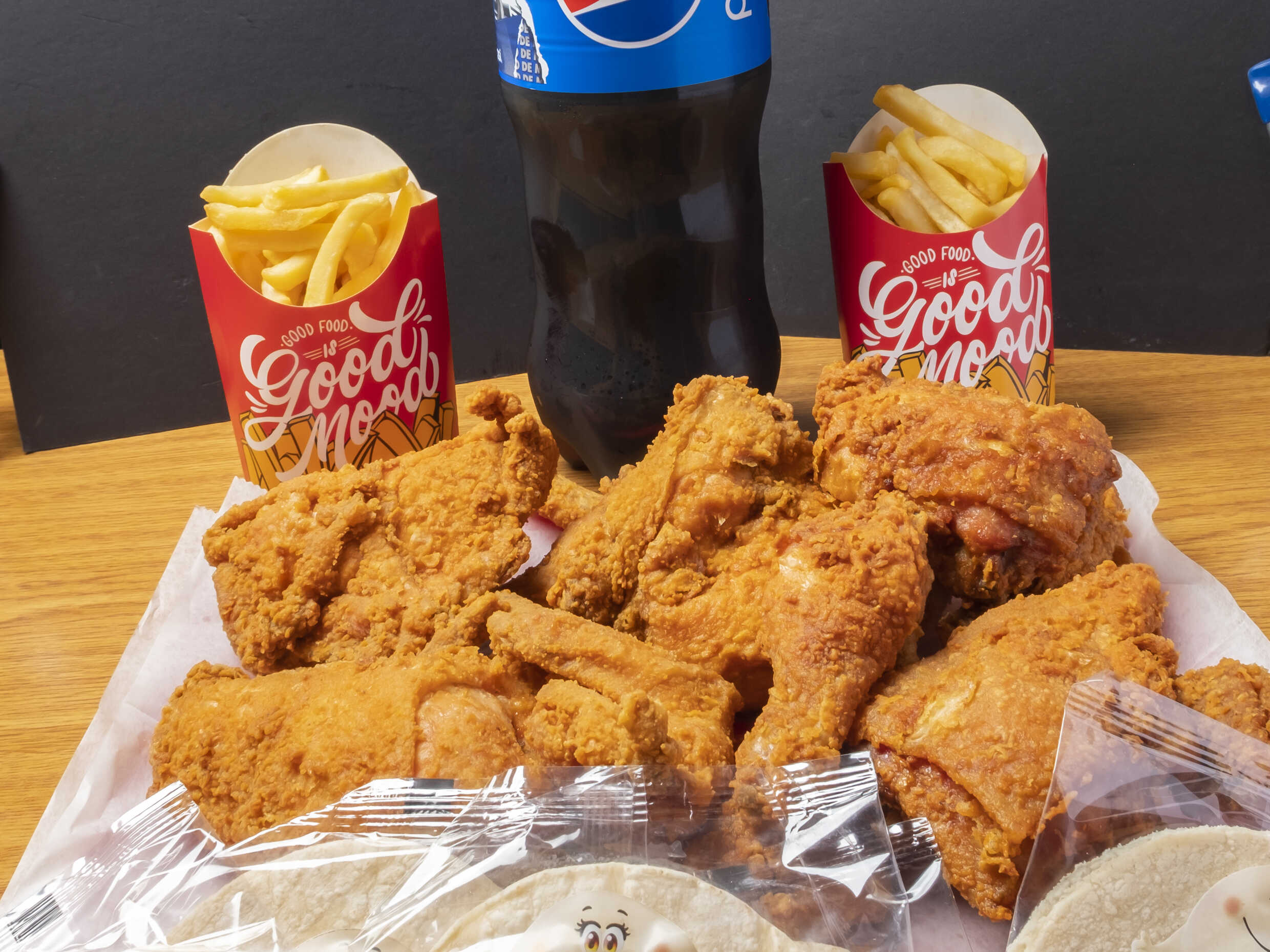 Combo Fiestero ( 10 Piezas + Papas + Pepsi)