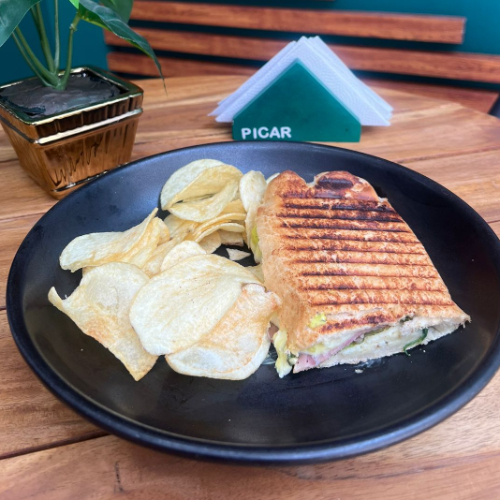 Sandwich de Jamon Ahumado y Queso