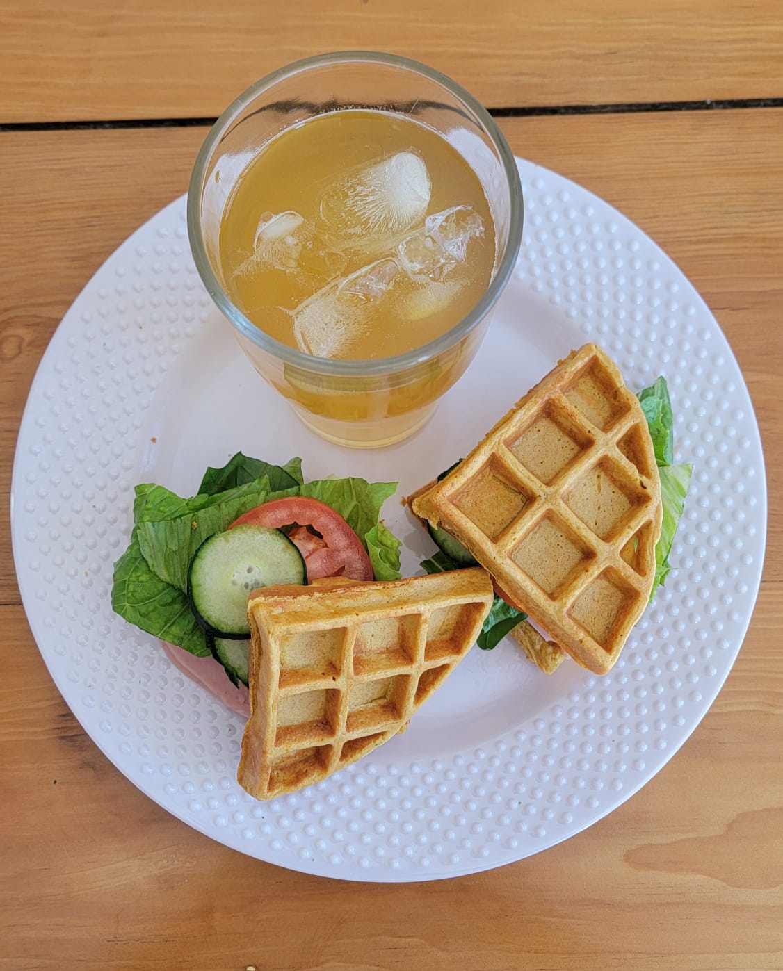 Waffle Salado + Iced Tea
