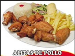 Alitas de Pollo Fritas con Papas y Arroz