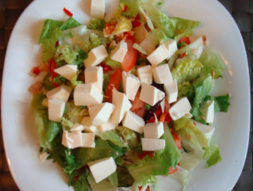 Ensalada de jamón y queso panela