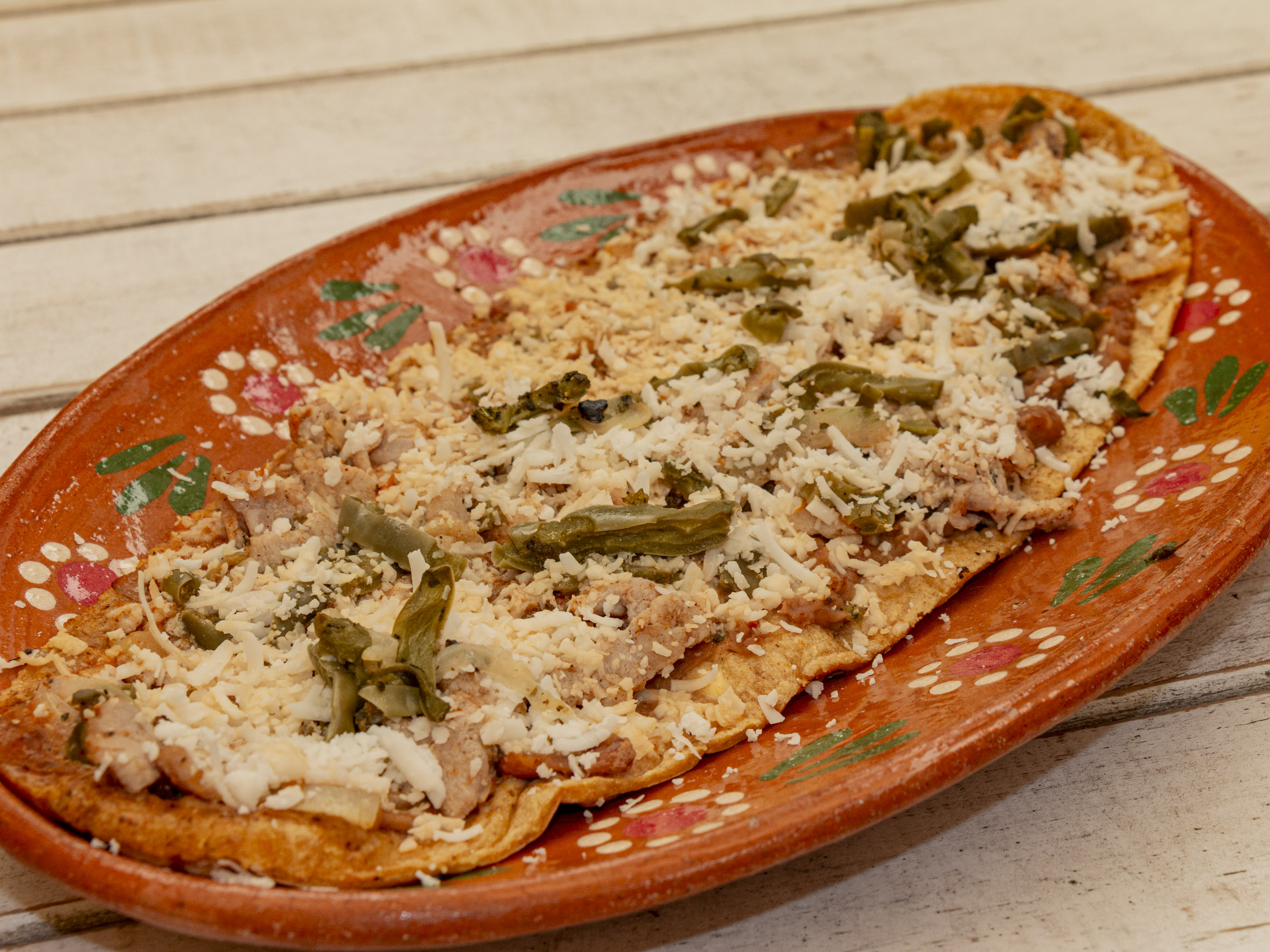 Huarache De Bistec Con Nopales