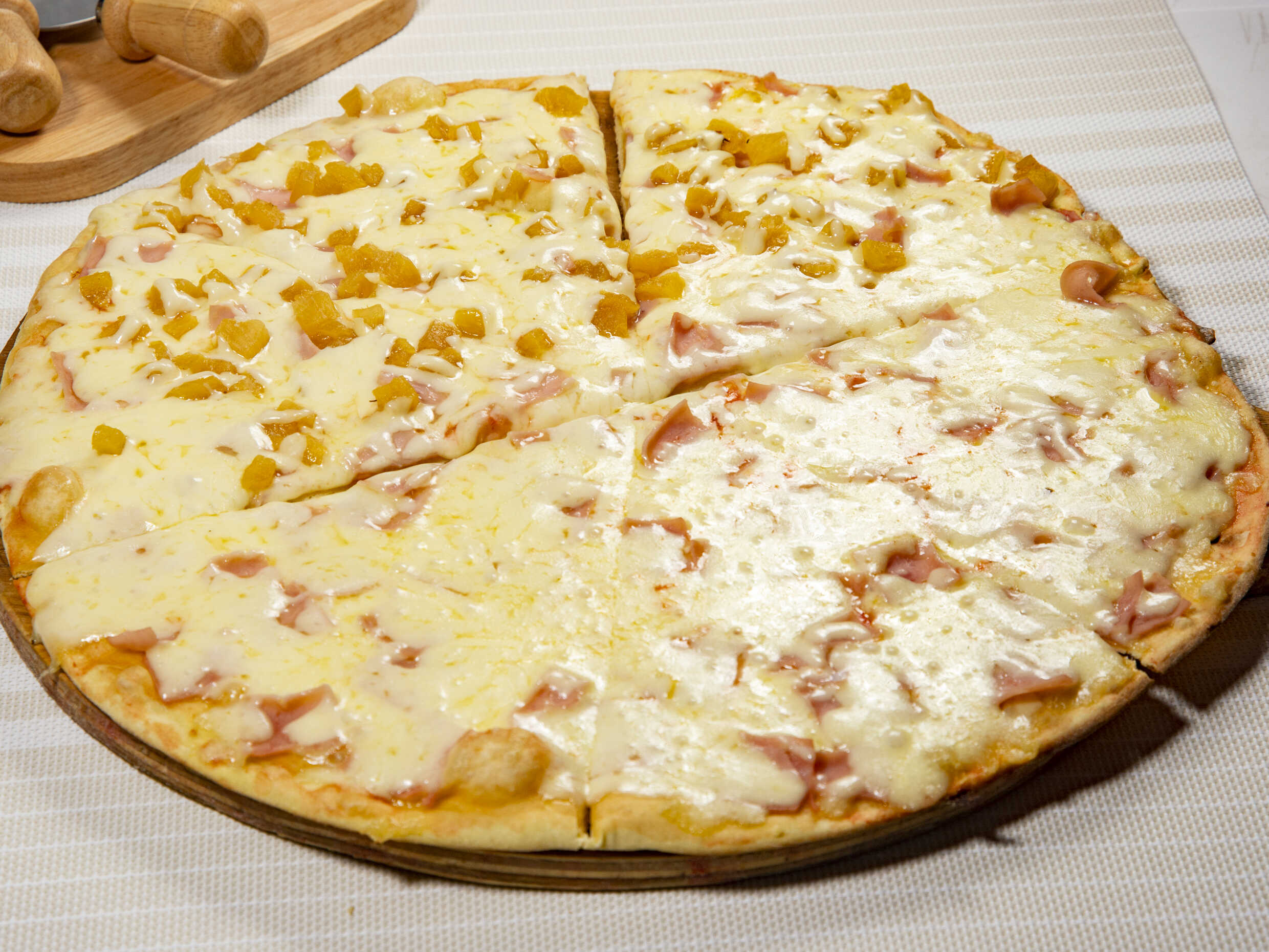 Pizza Jamón y Queso Caja 35 X 35
