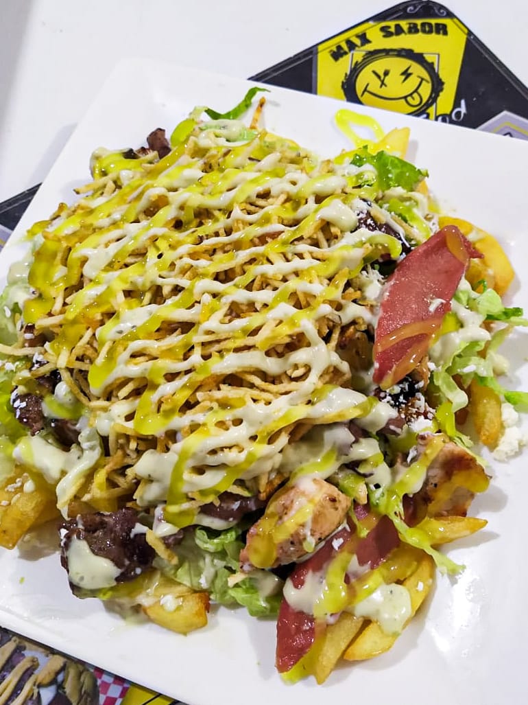 Salchipapa Pollo Cerdo