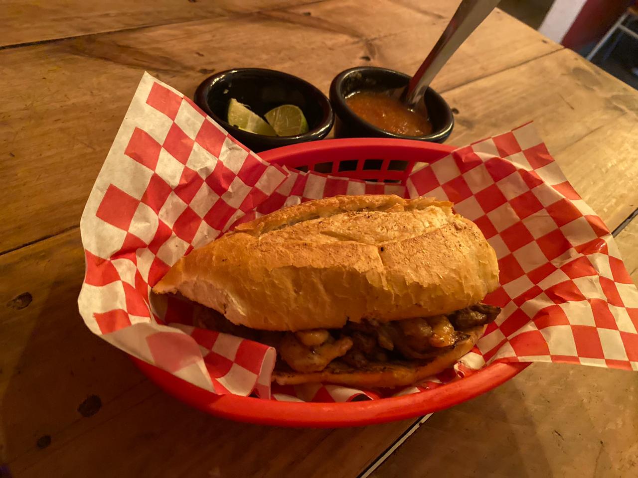 Torta de Arrachera con Camarón