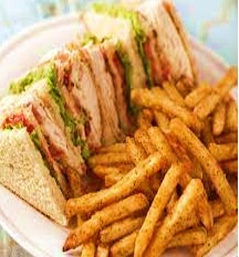 Malteada de Chocolate+Club Sandwich Con Papas