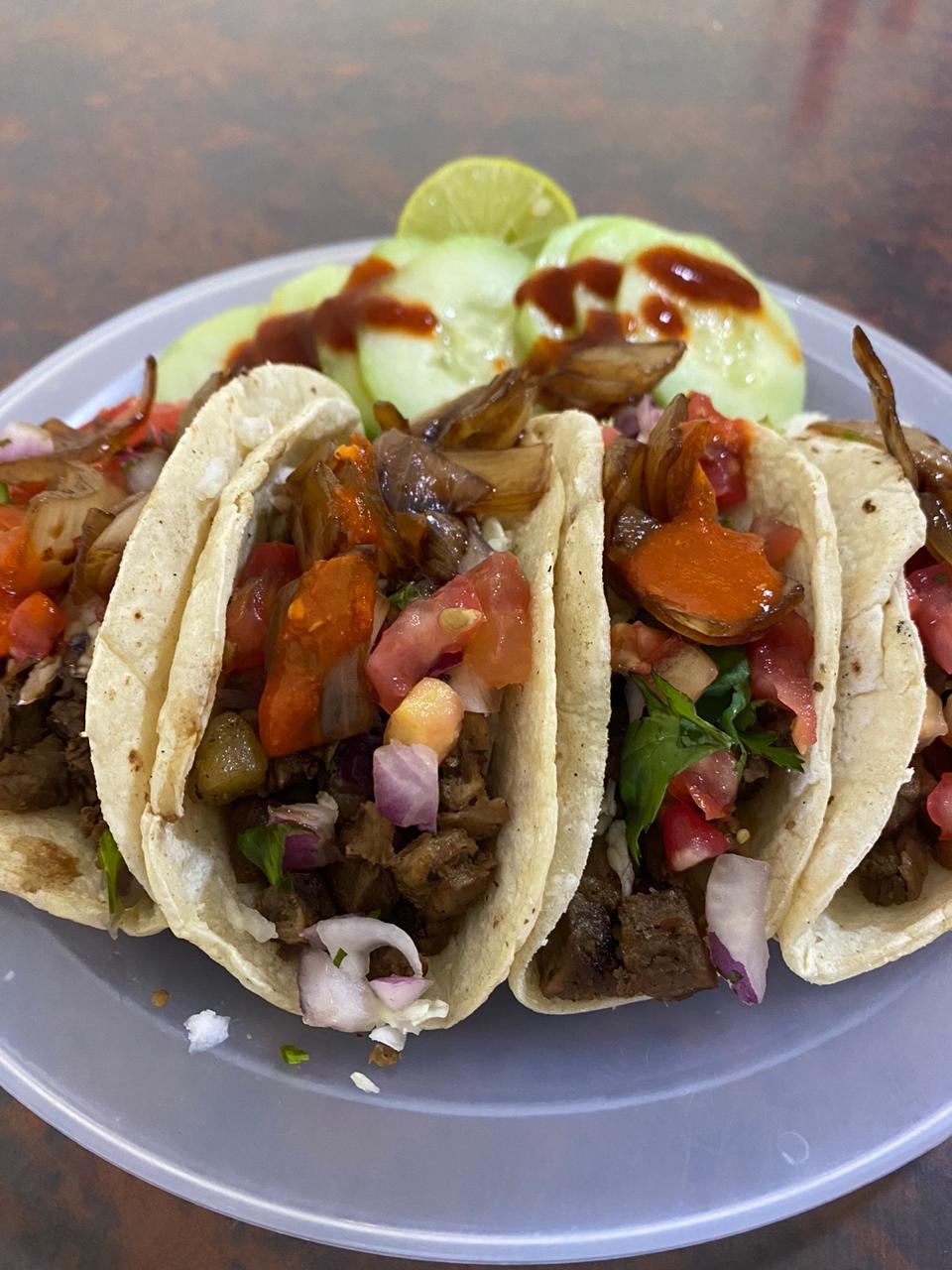 Tacos de Maíz Corte Sirloin Asado al Carbón.